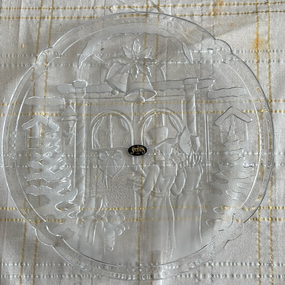 Christmas Carolers Decorative Plate - Picture 1 of 3